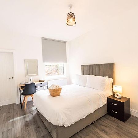 Room In Anfield Ливърпул Екстериор снимка