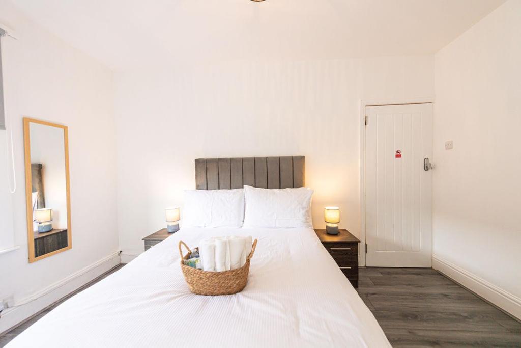 Room In Anfield Ливърпул Екстериор снимка