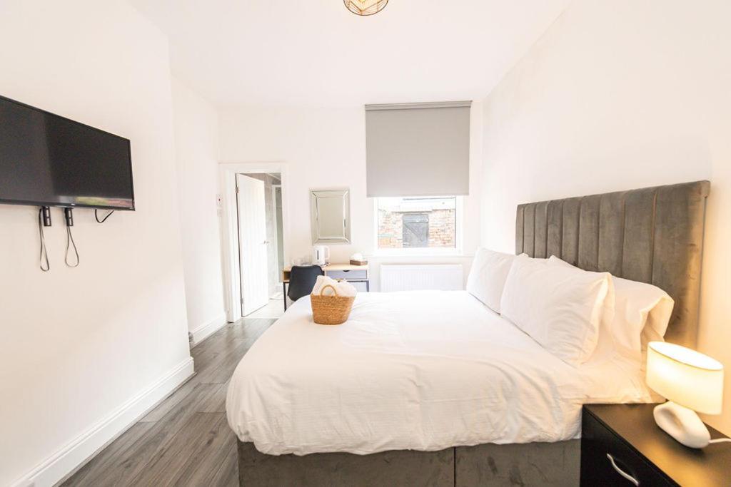 Room In Anfield Ливърпул Екстериор снимка
